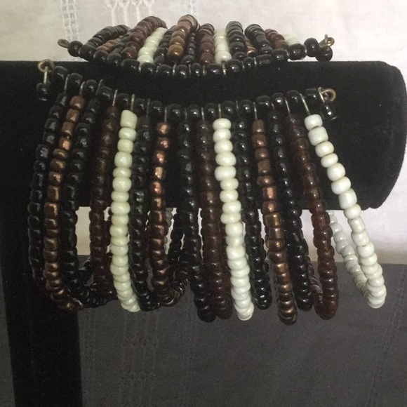 15 Beaded Bracelets Attached Together At Open Cuff - Picture 2 of 5